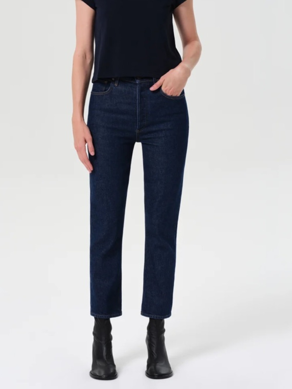 Riley Agolde high rise Cropped Straight Jeans NWOT (worn in photo only)